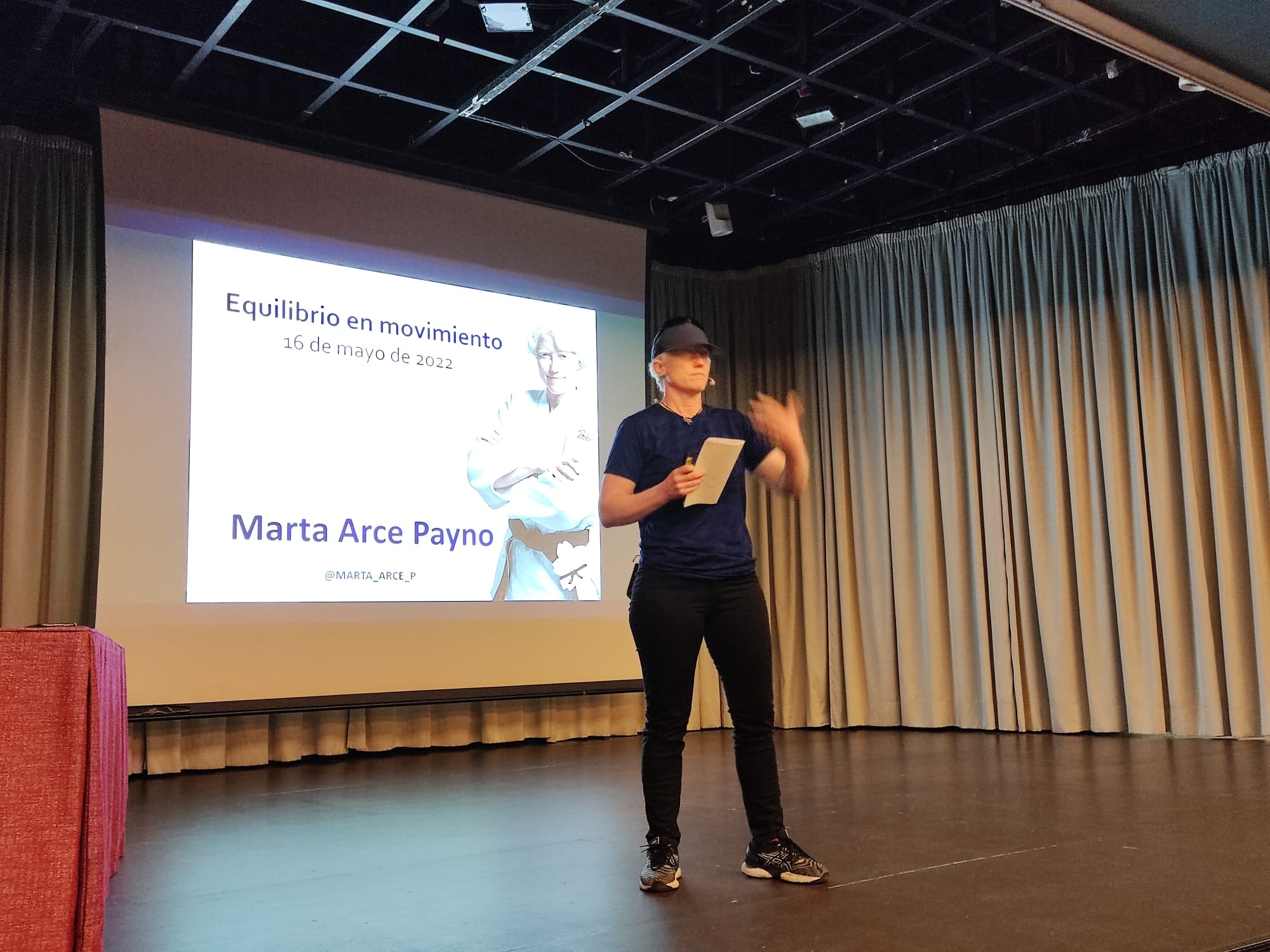 Marta Arce Payno durante la charla en la Casa de Cultura de Aranda de Duero