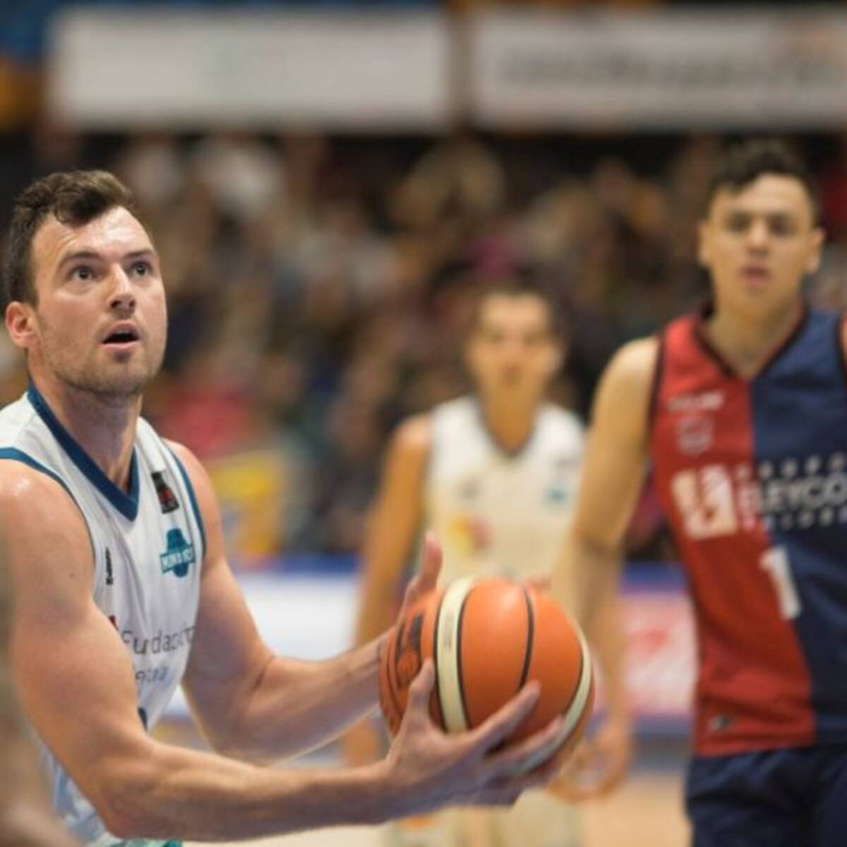 Adrián Méndez renova per una temporada més