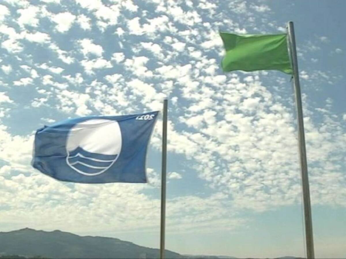 Encuentran en Samil a una niña extraviada sin que su padre supiera que se había perdido