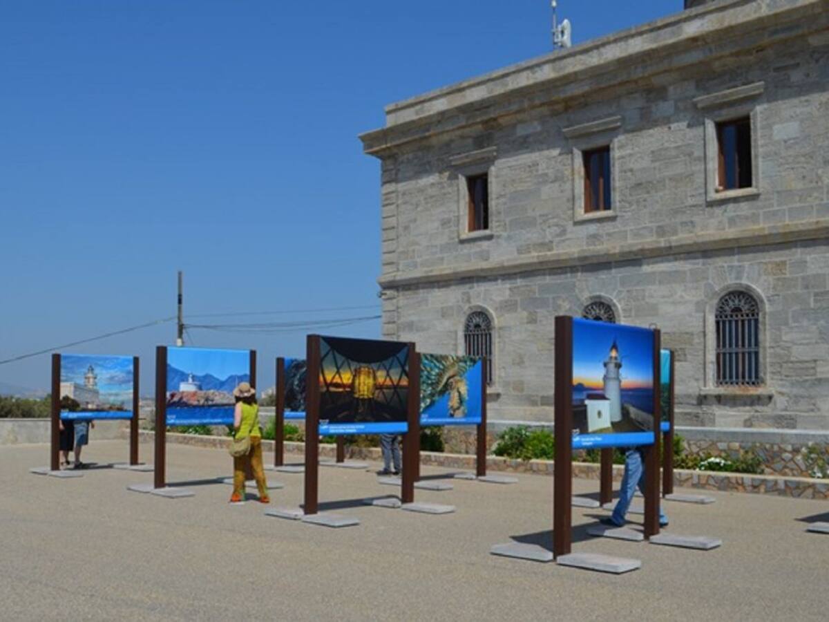Inaugurada la exposición "Cartagena señales marítimas" en faro de Cabo de Palos