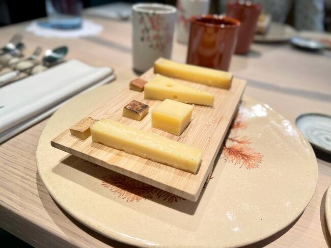 Tabla de quesos suizos en El Invernadero de Rodrigo de la Calle