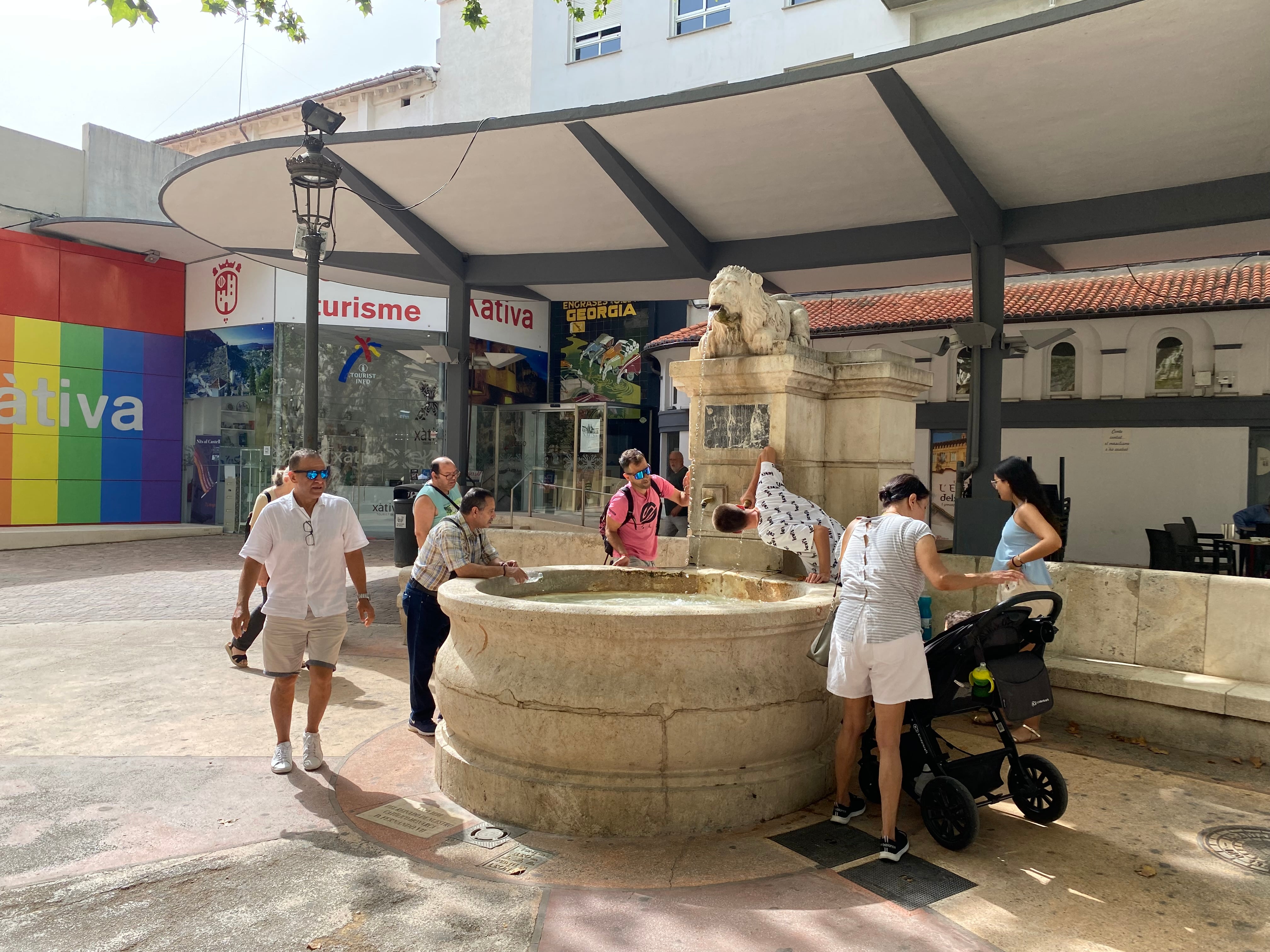 Sanidad activa la alerta roja por calor en 284 municipios de la Comunitat Valenciana