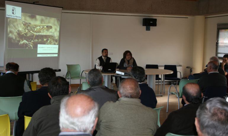 Instantánea del encuentro mantenido esta mañana en el centro social de Almodóvar