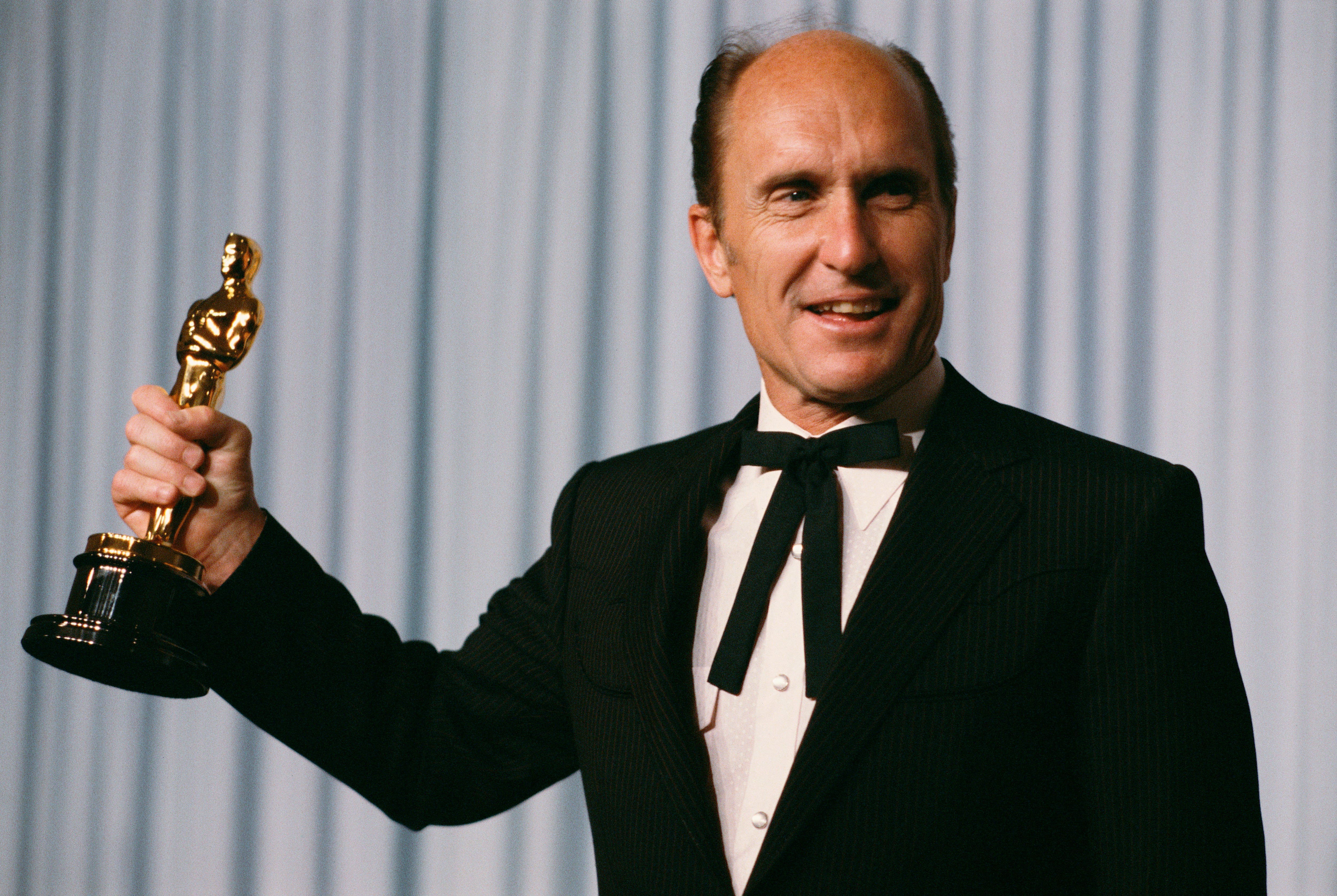 Robert Duvall recoge su Oscar en 1984.