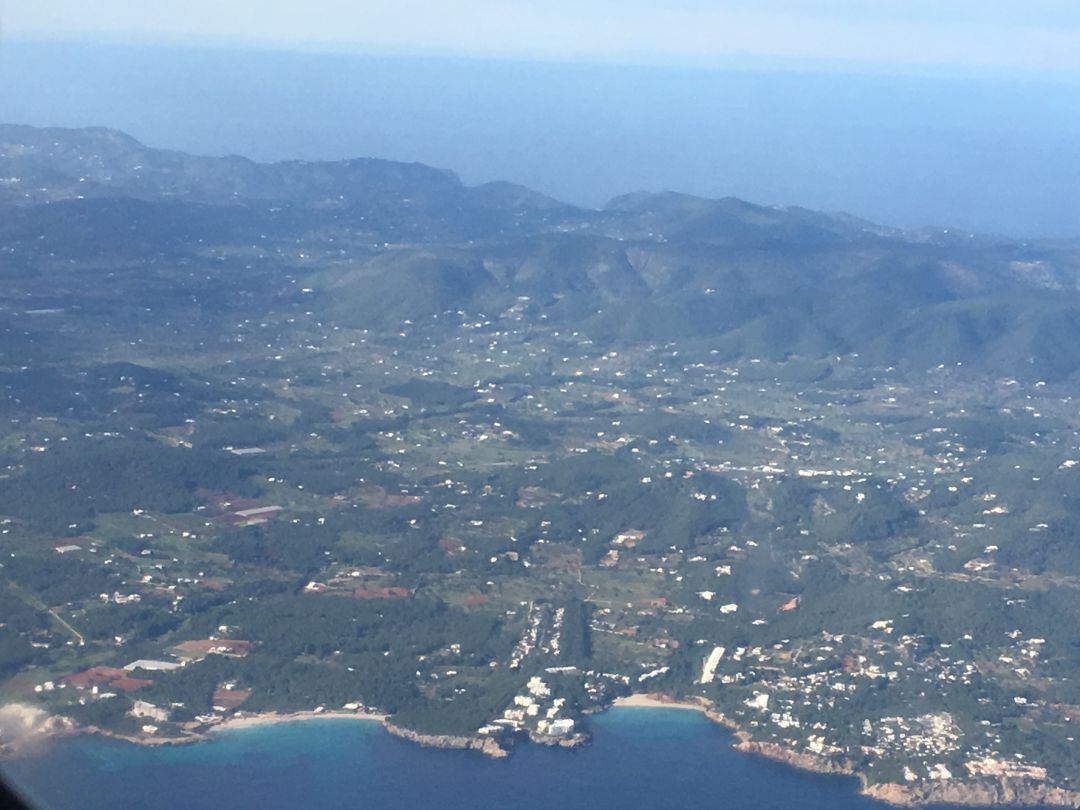 Vista aérea de la costa de Ibiza