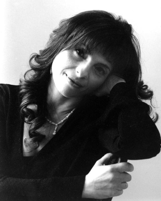 La pianista italiana se graduó en piano en el Conservatorio Estatal de Música“A. Vivaldi” de Novara; estudió con los maestros AdrianVasilache, VincenzoBalzani, Walter Krafft y Mario Delli Ponti