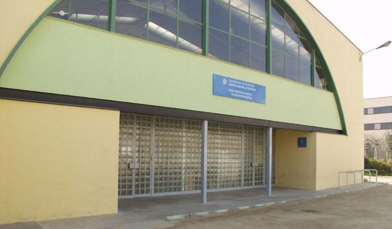 Imatge exterior del poliesportiu afectat.