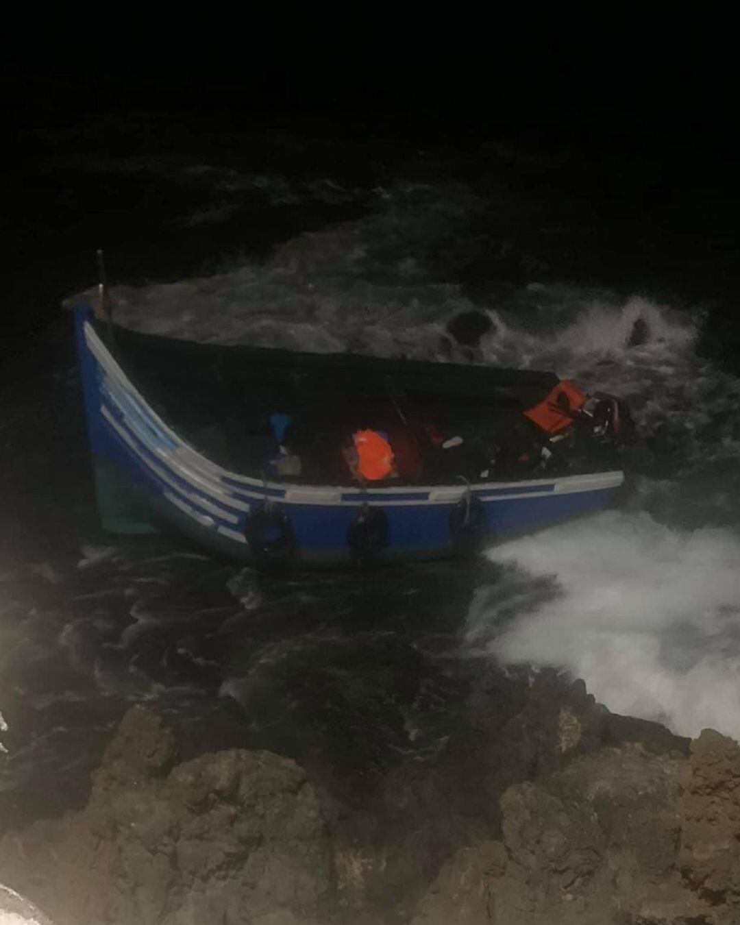 La embarcación llegó a la zona de Casitas del Mar en Punta Mujeres este martes 19 de enero.