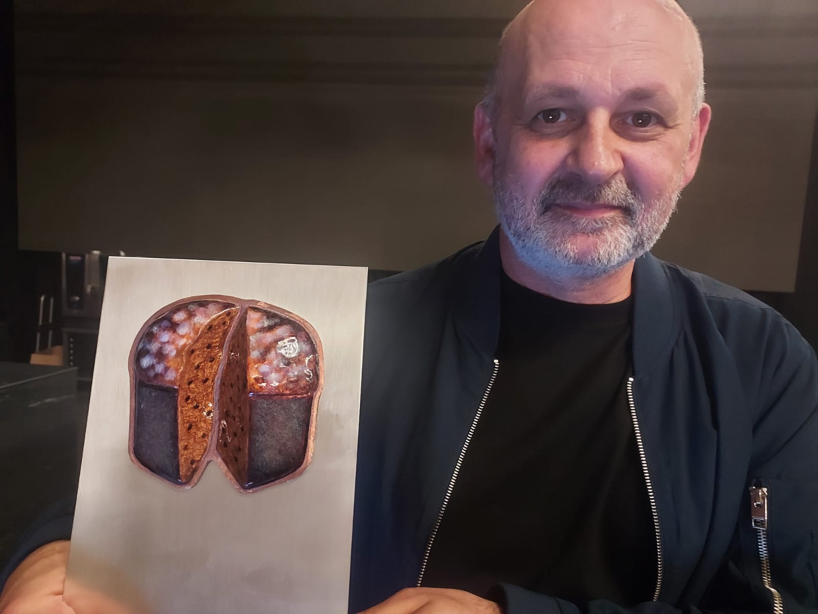 Eric Ortuño (L&#039;Atelier),con el premio al mejor panetone artesano de chocolate 2022.