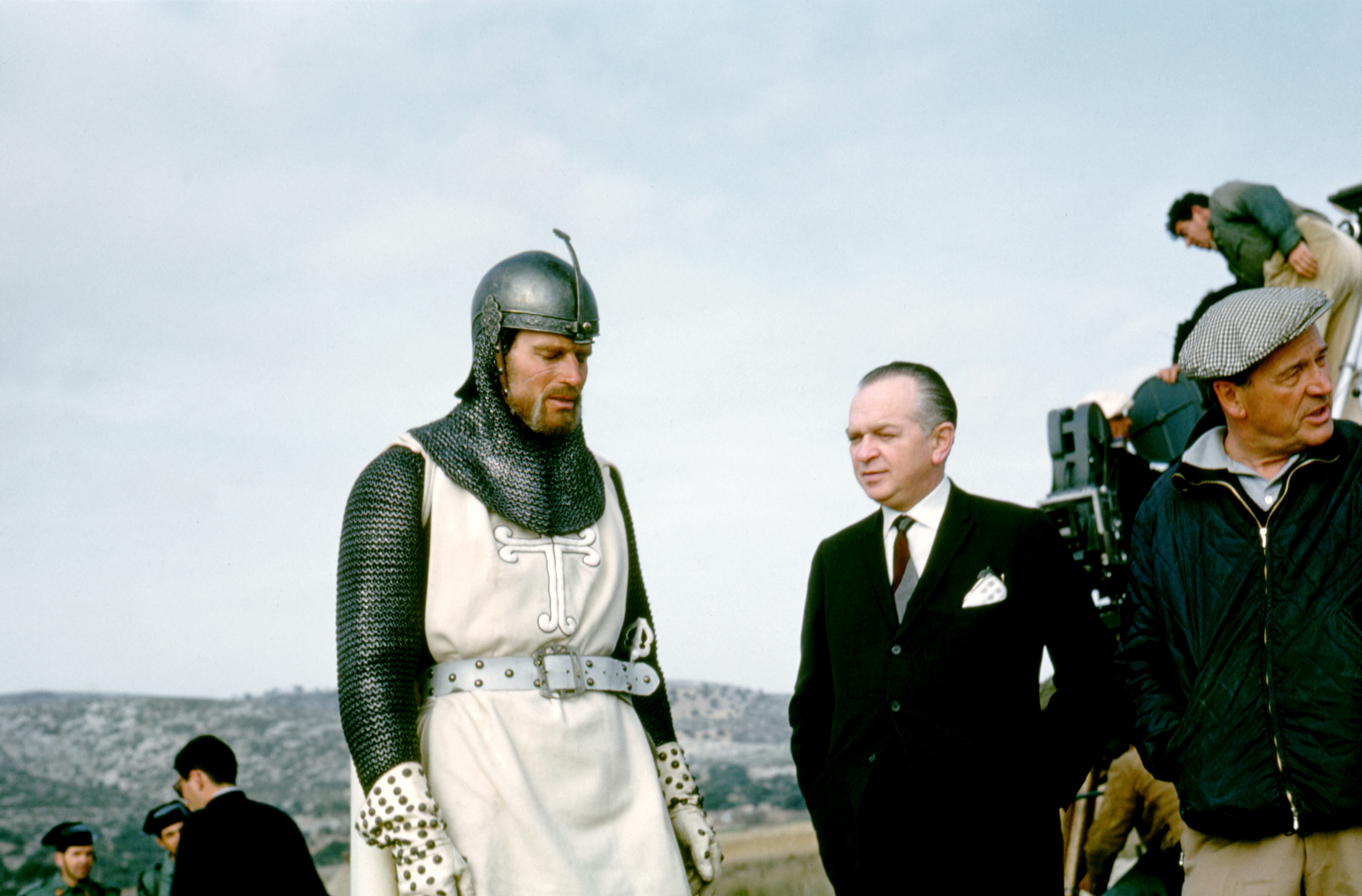 El actor Charlton Heston con el productor Samuel Bronston durante el rodaje de "El Cid"