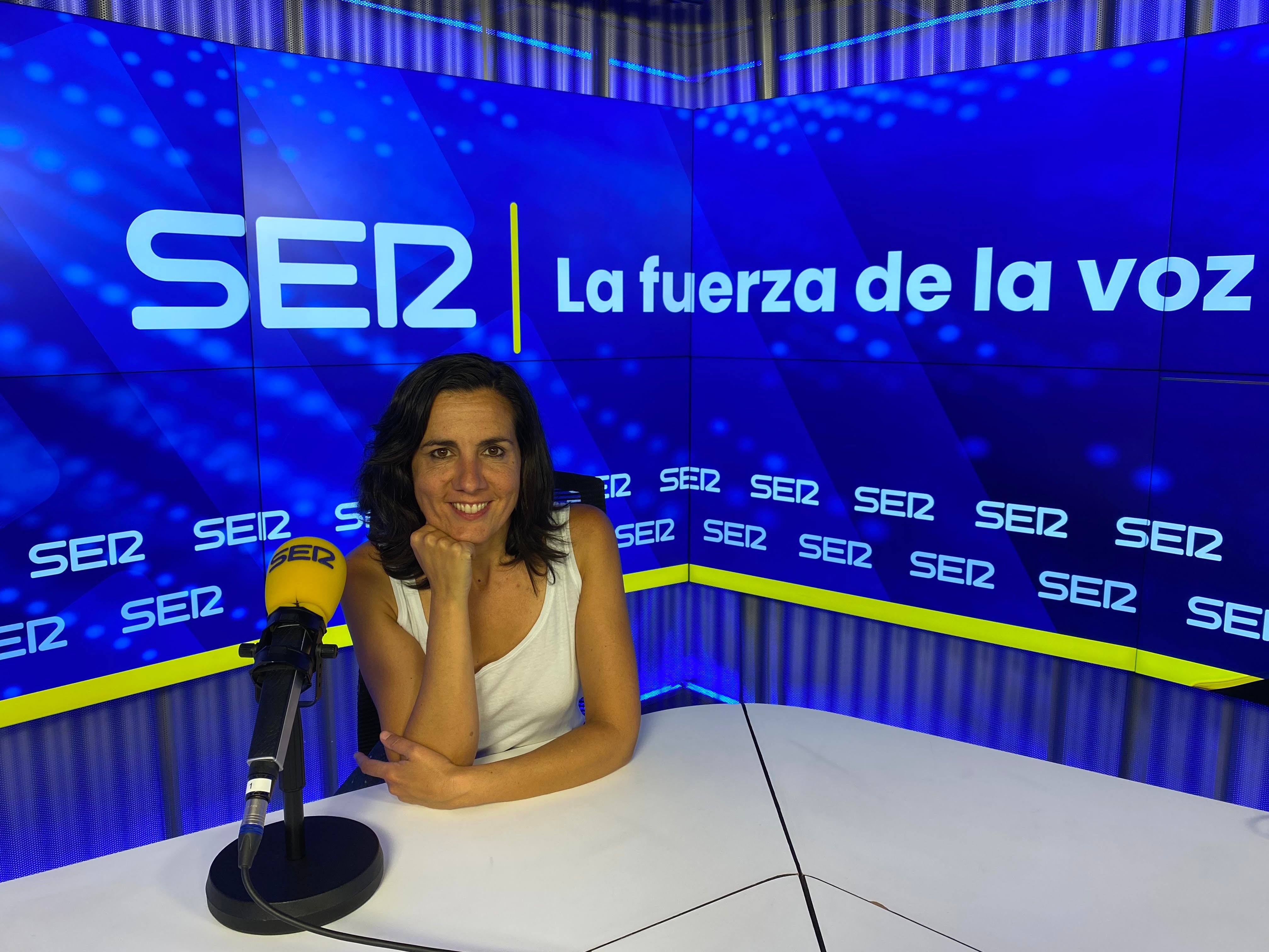 La periodista Elena Jiménez, de Radio Madrid (Cadena SER), galardonada con el Premio Pilar Blanco