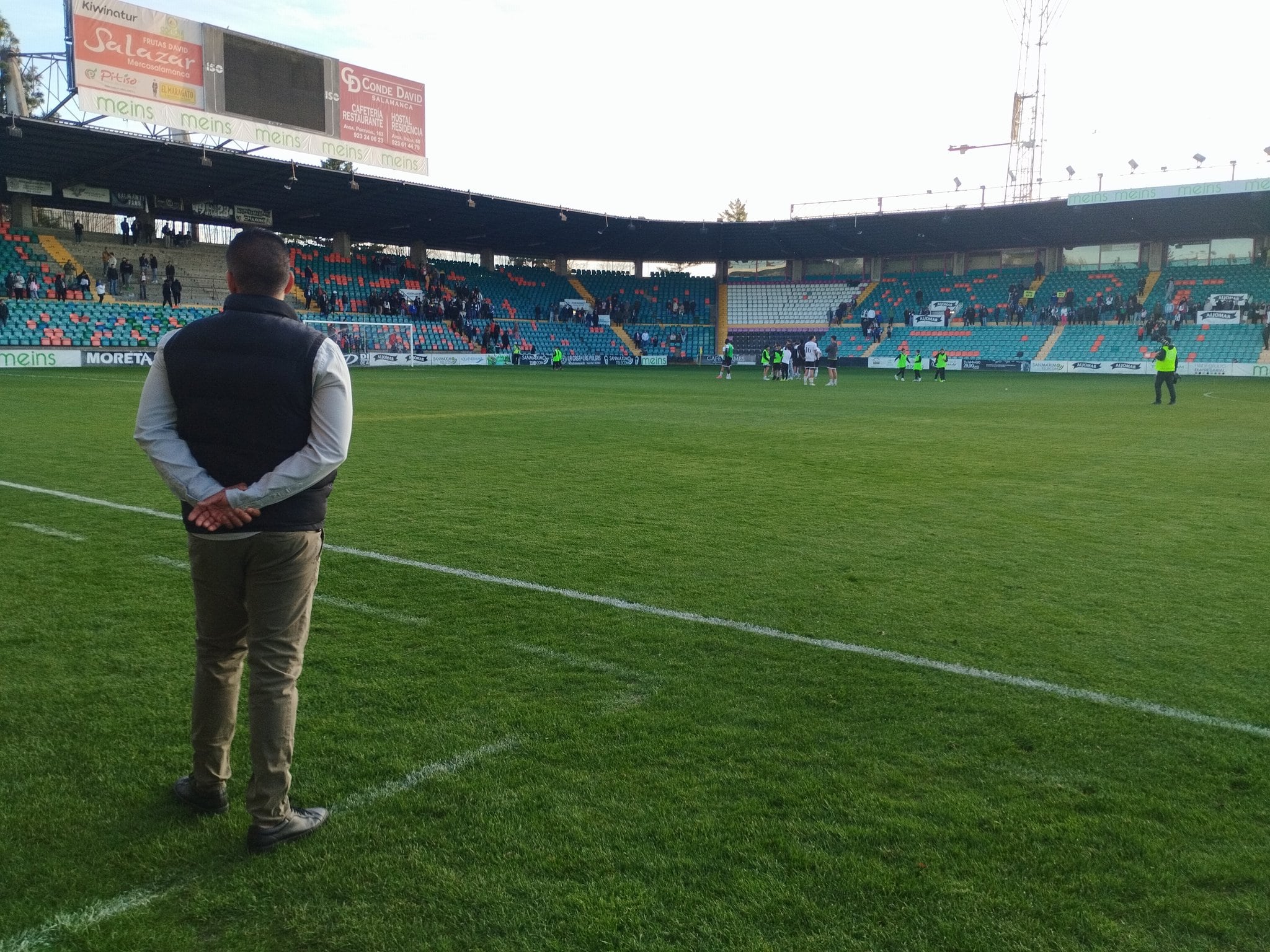 Rafa Dueñas, con el Helmántico de fondo/Cadena SER