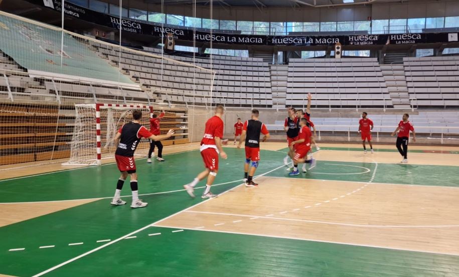 El Bada Huesca no ha podido entrenar ni jugar todavía en el Palacio de los Deportes cuando ya se han disputado cuatro jornadas de liga