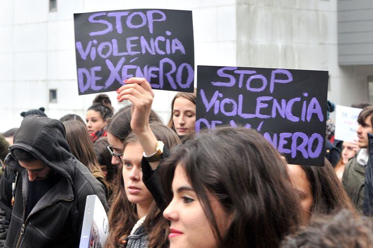 Acto contra la violencia de género en la Universidad de Santiago