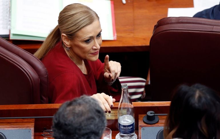 La presidenta de la Comunidad de Madrid, Cristina Cifuentes, durante el pleno de la Asamblea de Madrid.