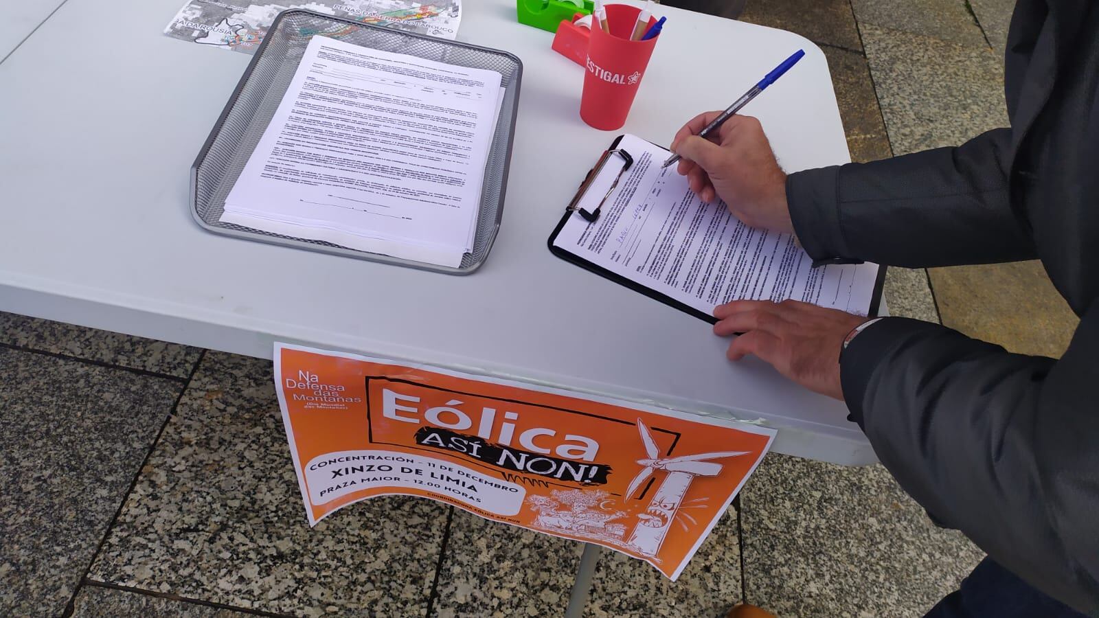 Mesa informativa y recogida de alegaciones el pasado jueves en Celanova