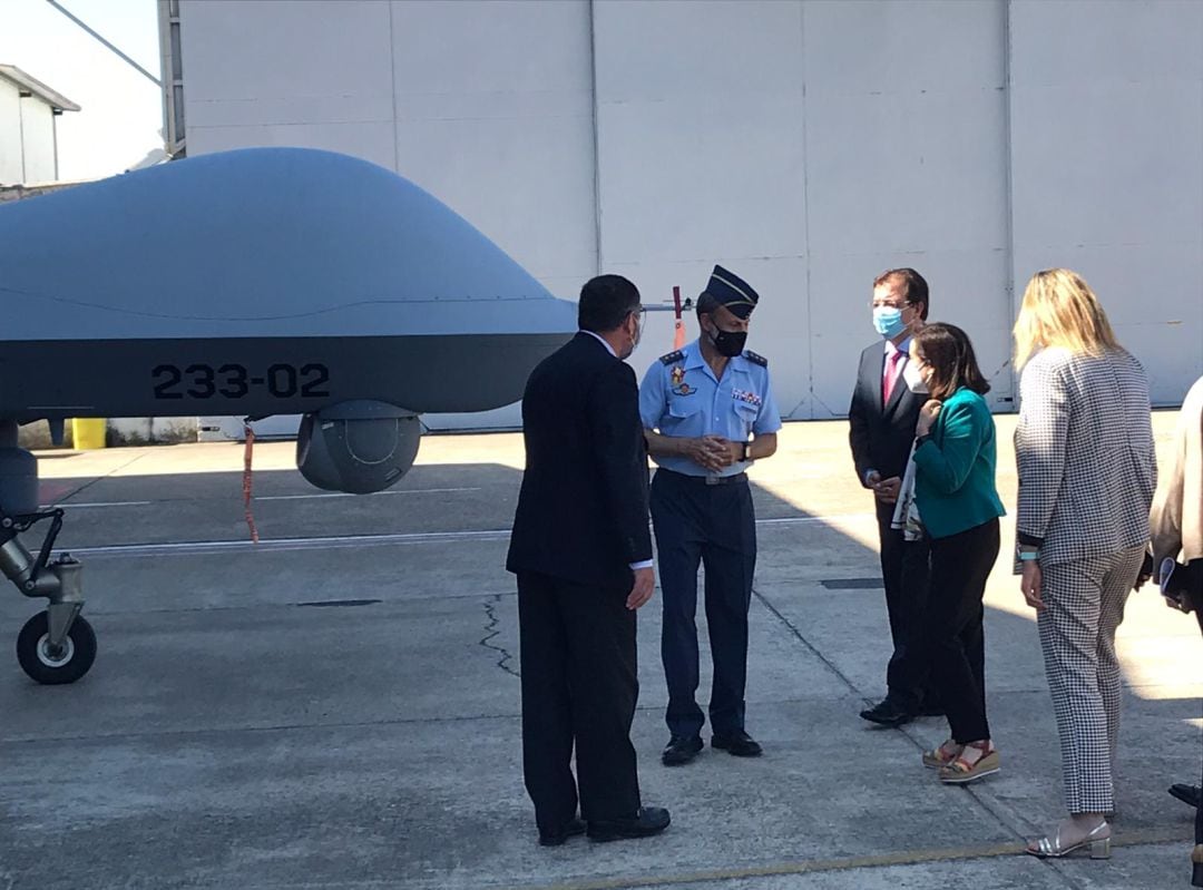 Visita de la ministra de Defensa, Margarita Robles a la base aérea de Talavera la Real