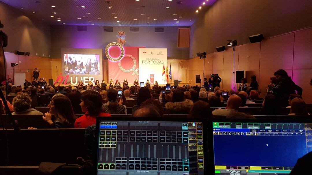 Acto Día de la Mujer en CLM