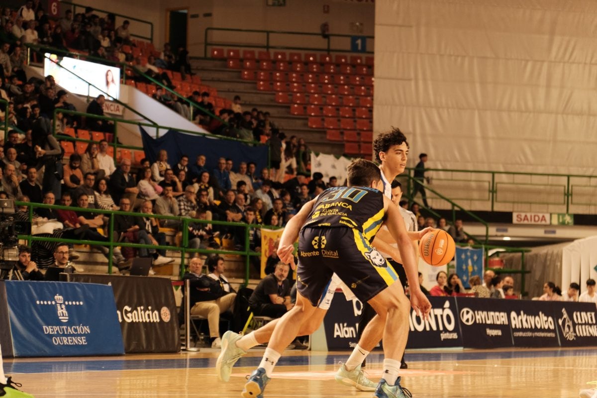 Adriá Rodríguez, jugador del HLA Alicante, frente a Ourense baloncesto