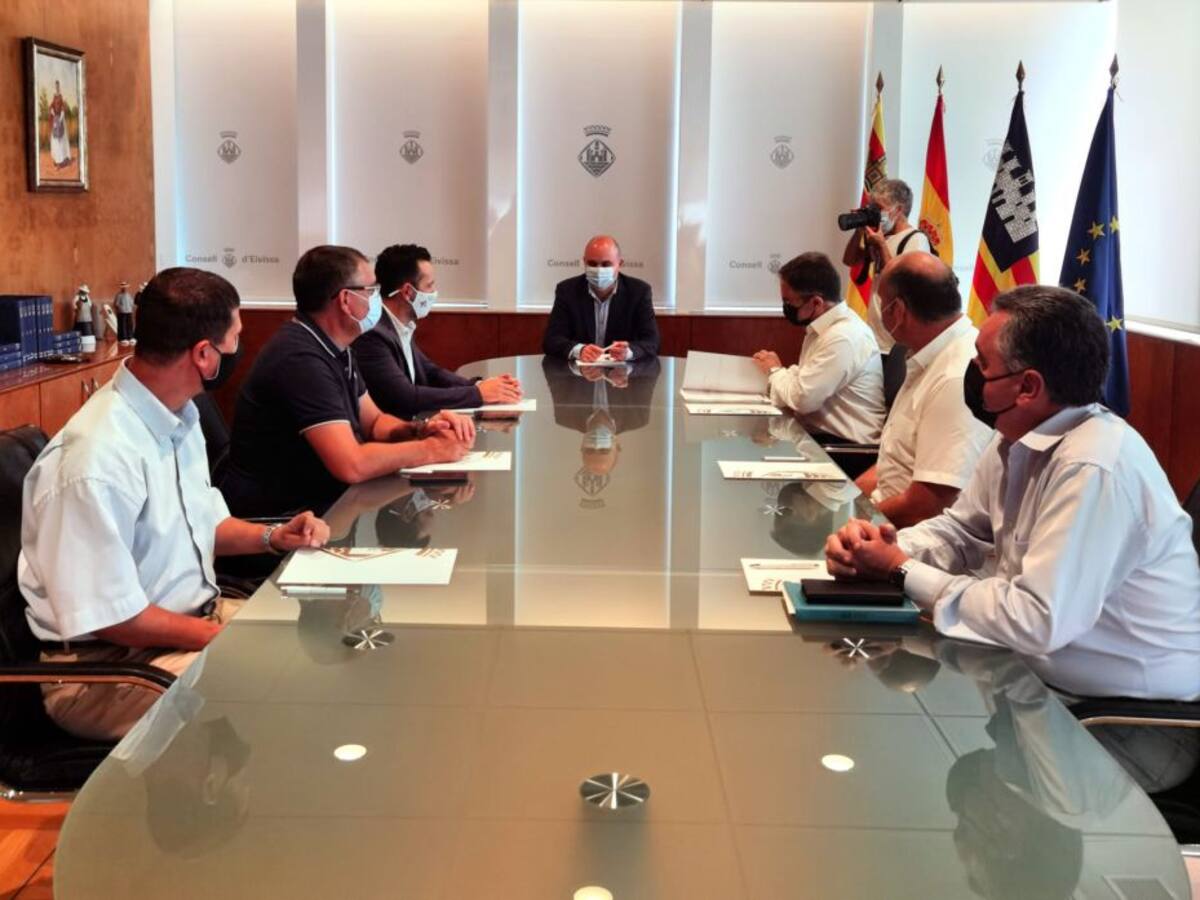 El presidente del Consell de Ibiza pide un frente común para erradicar el ocio clandestino