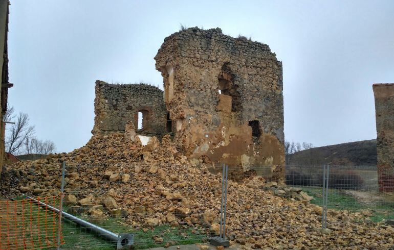 Vista de cómo ha quedado tras el último temporal el castillo de Alcuetas