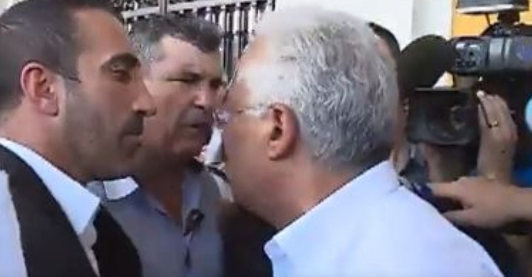 Antonio Costa se enfrenta a un ciudadano que le llamó &quot;mentiroso&quot;. 