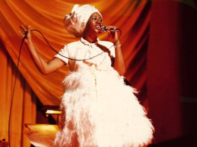 Aretha Franklin durante una actuación a final de los 60