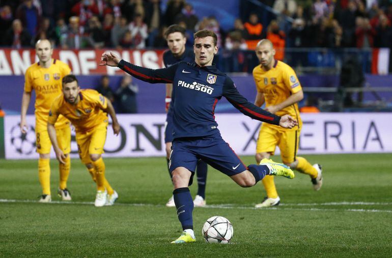 Antoine Griezmann convierte de penalti el 2-0.