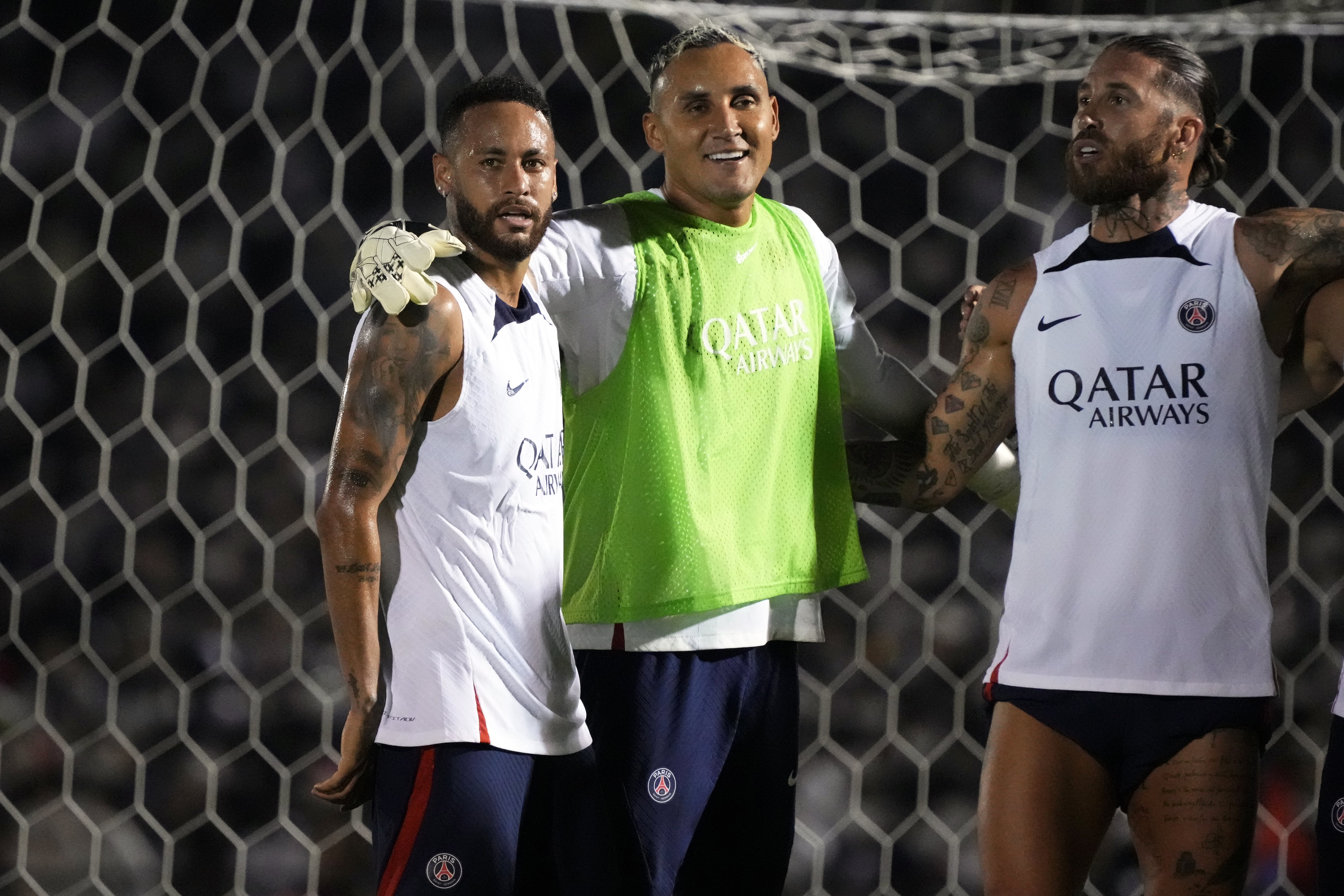 Keylor Navas, con Neymar Jr y Sergio Ramos en un entrenamiento