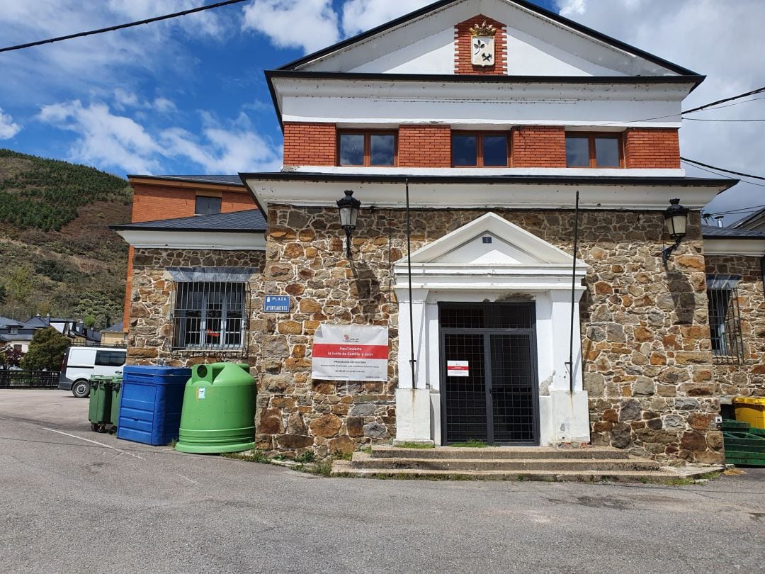 Vivienda rehabilitada en la parte superior del antiguo Ayuntamiento de Igüeña