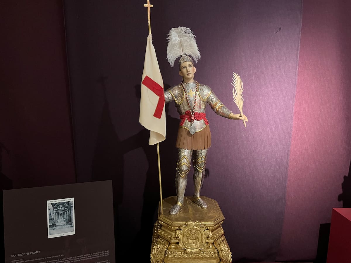 T04X01 Alcoi, avant la Festa! Sant Jordi el Xicotet