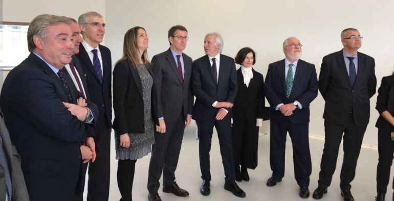 Las autoridades en la inauguración de la nueva sede de Norvento