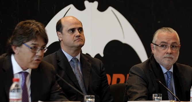 El excapitán del Valencia C.F. y exconsejero del club, Fernando Colomer, durante la rueda de prensa que ha ofrecido este miércoles en un céntrico hotel en la que ha anunciado un nuevo proyecto para presidir la entidad valencianista.