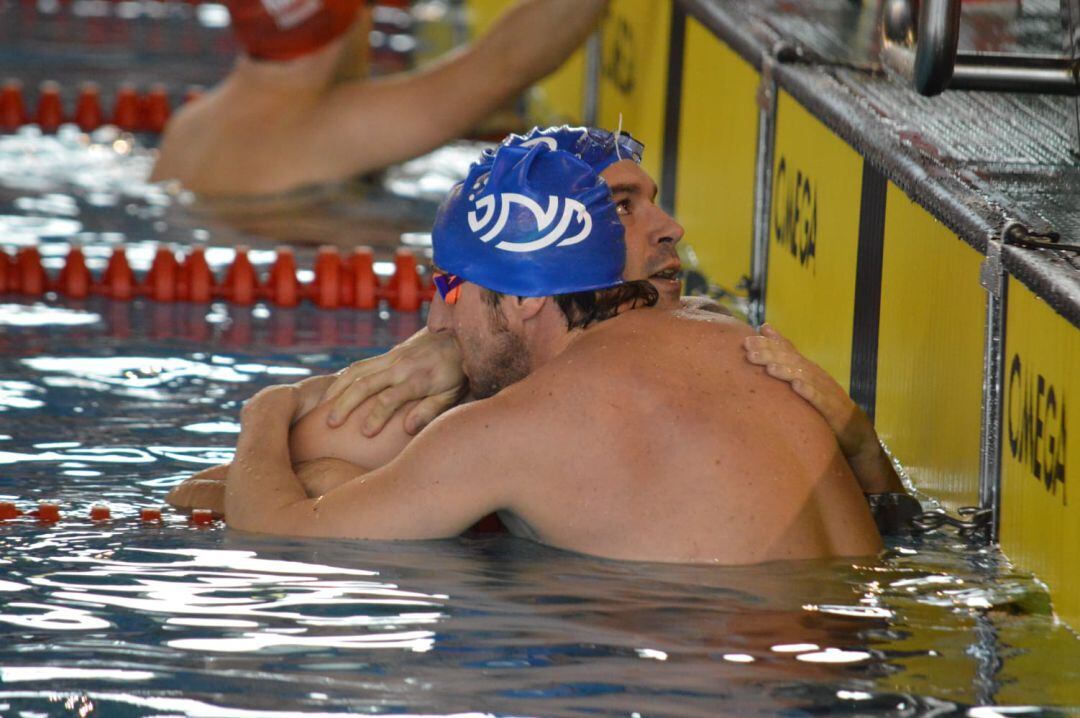 Javier Carranza y Jesús Villegas se felicitan tras dos buenas participaciones