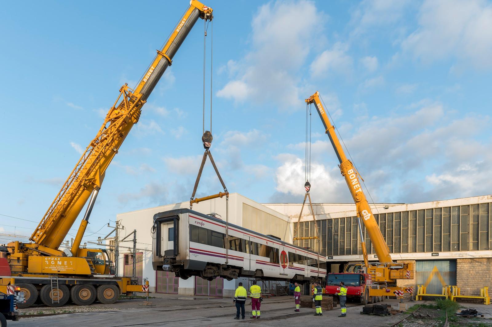 Renfe refuerza el servicio en la línea C1 en el tramo Silla-Gandía