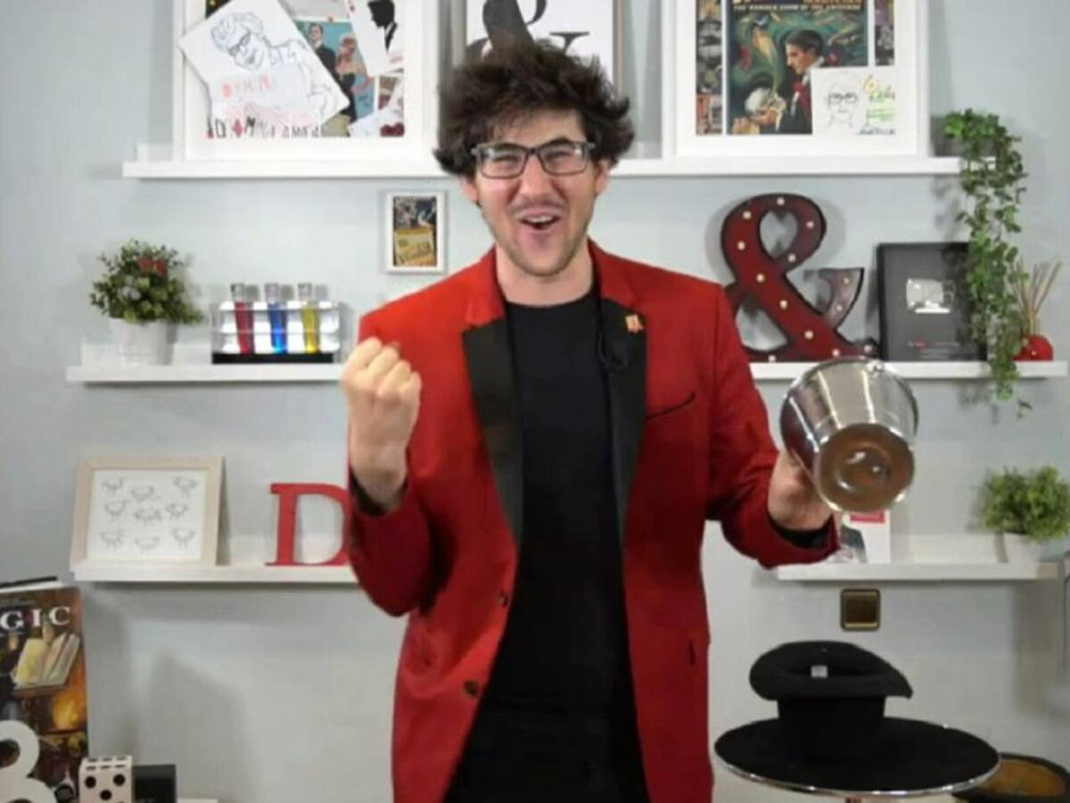 Confinamiento. Capítulo 11: Pantallas