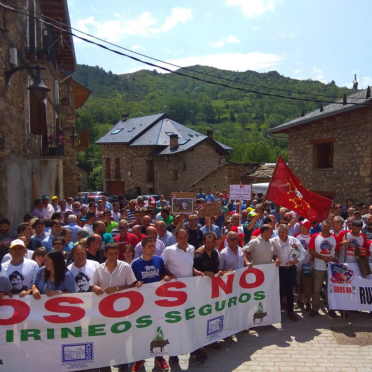 Castanesa dice no a los osos y a los lobos, sí a los ganaderos