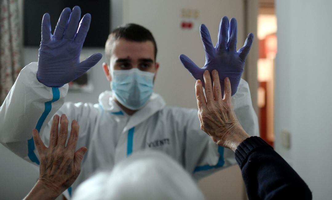 La evolución de la pandemia continúa ligeramente a la baja.