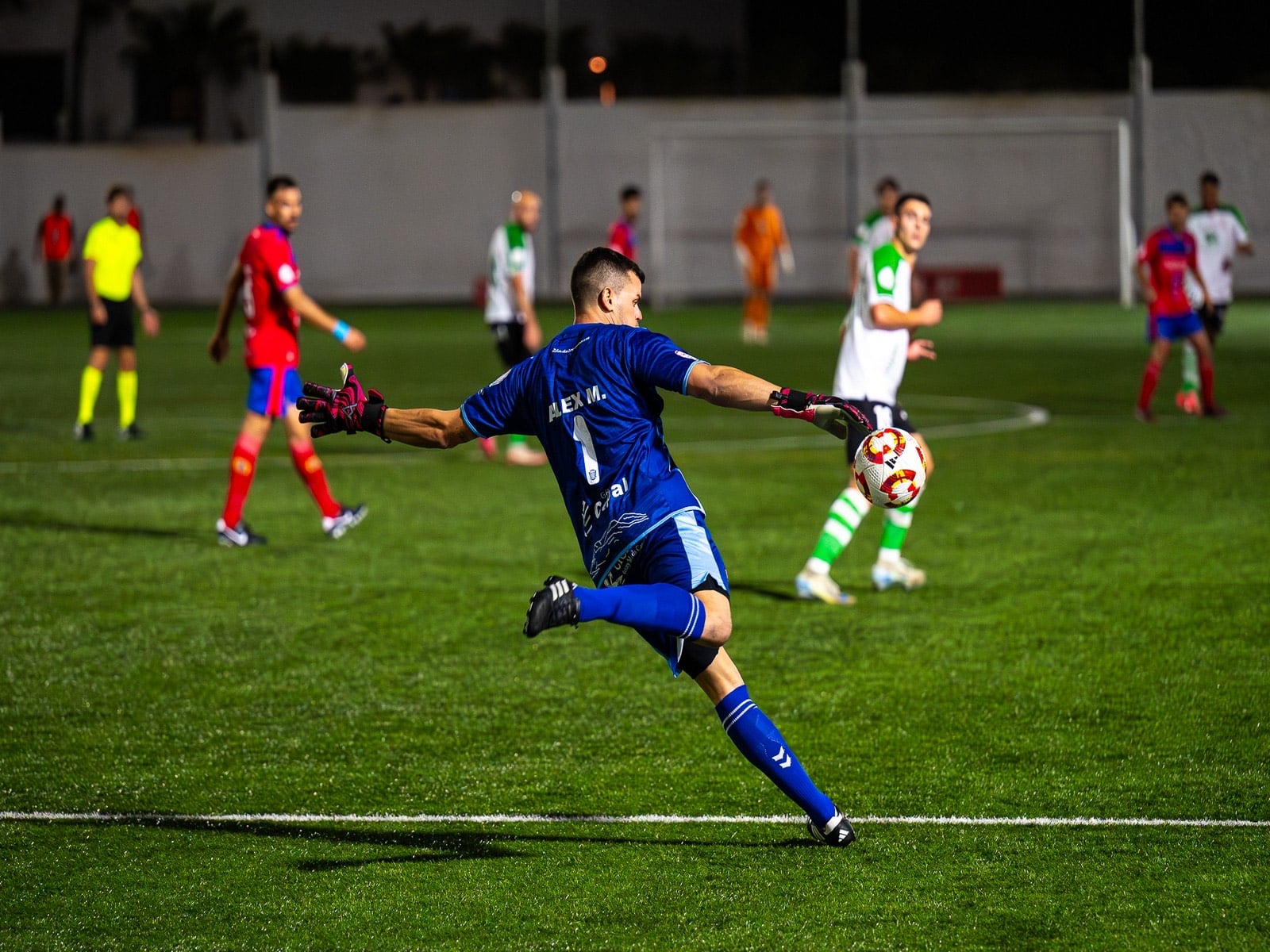 El portero de la UD Lanzarote, Alejandro Martín, durante el partido de Copa del Rey contra el Rácing de Santander.