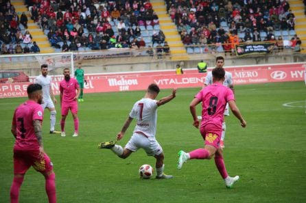 Sergio Marcos libró una dura batalla con Larrea