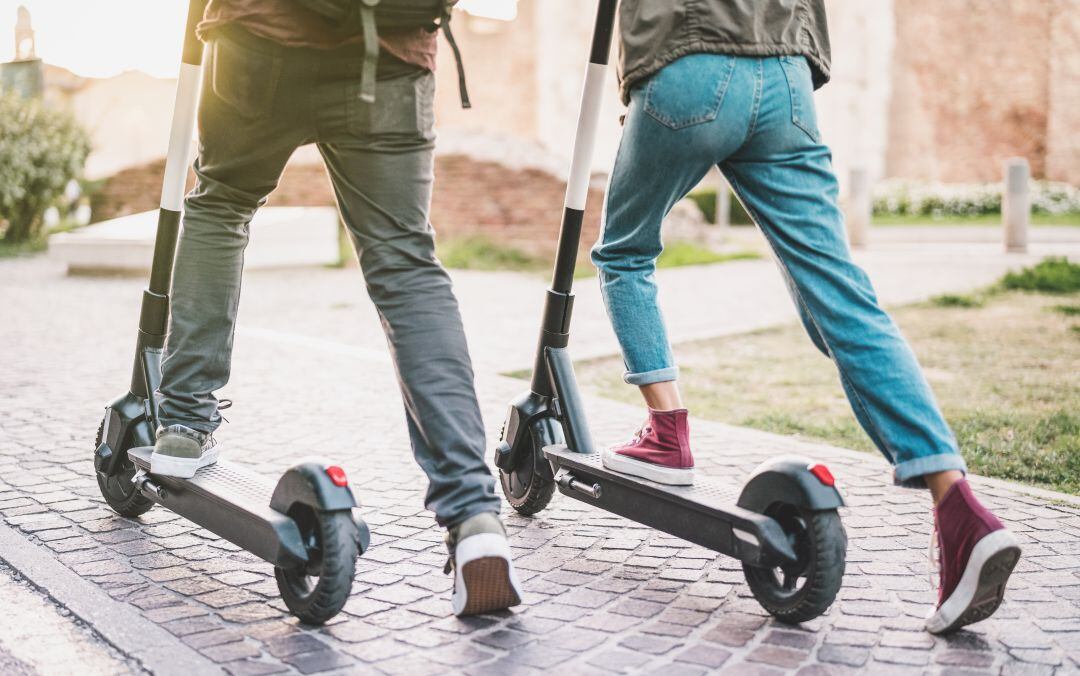 Queda prohibido el uso de patinetes eléctricos en aceras