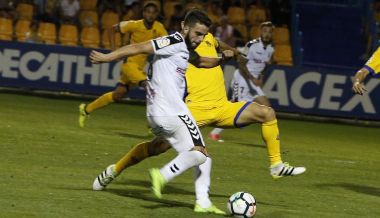 Pelayo, en una de sus apariciones con el Albacete este año