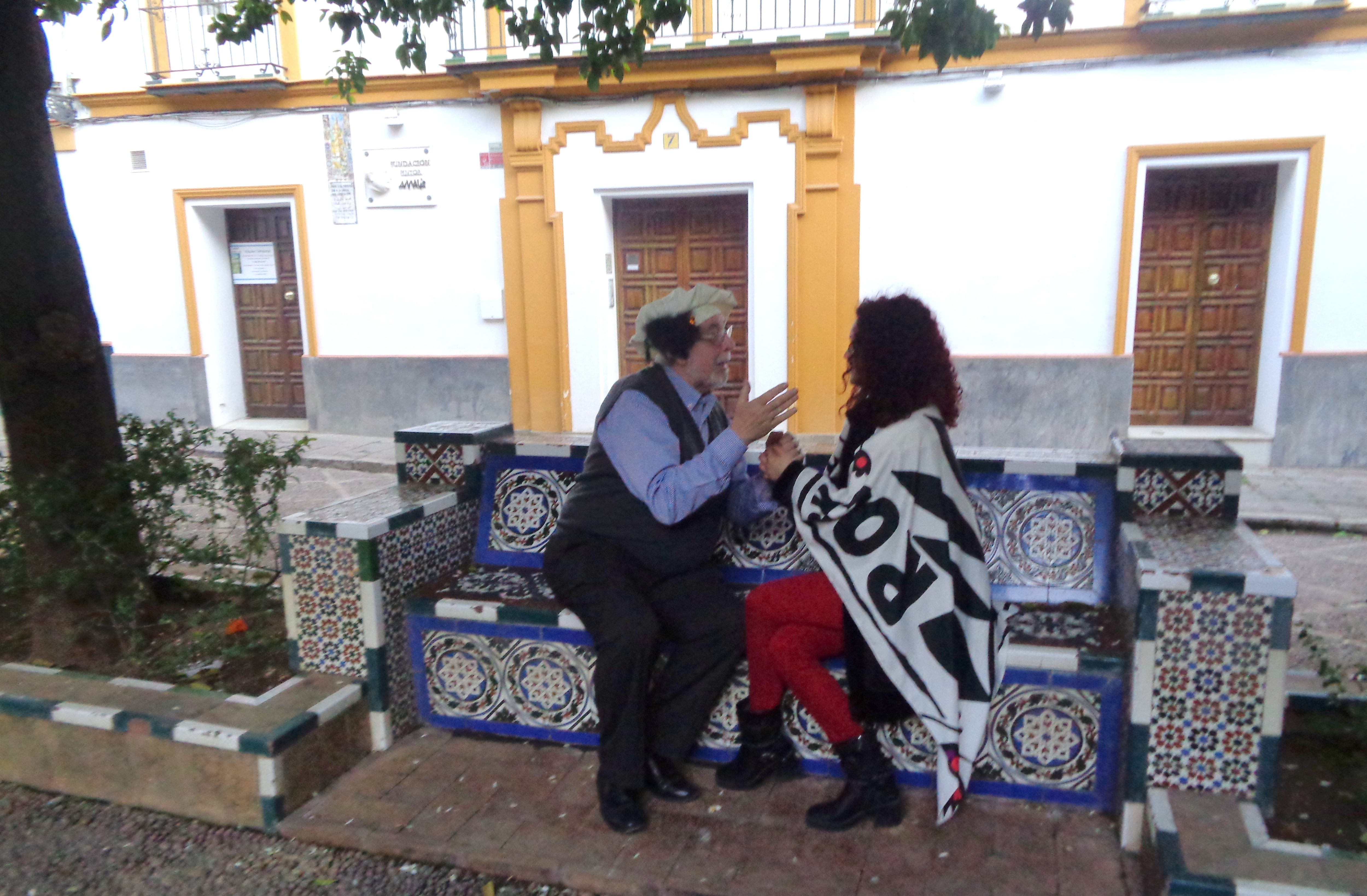 En su visita a la capital hispalense, los cuatro actores, también visitaron la Plaza de Doña Elvira,  dónde, Don Juan y Doña Inés, representaron un fragmento de la escena del sofá.