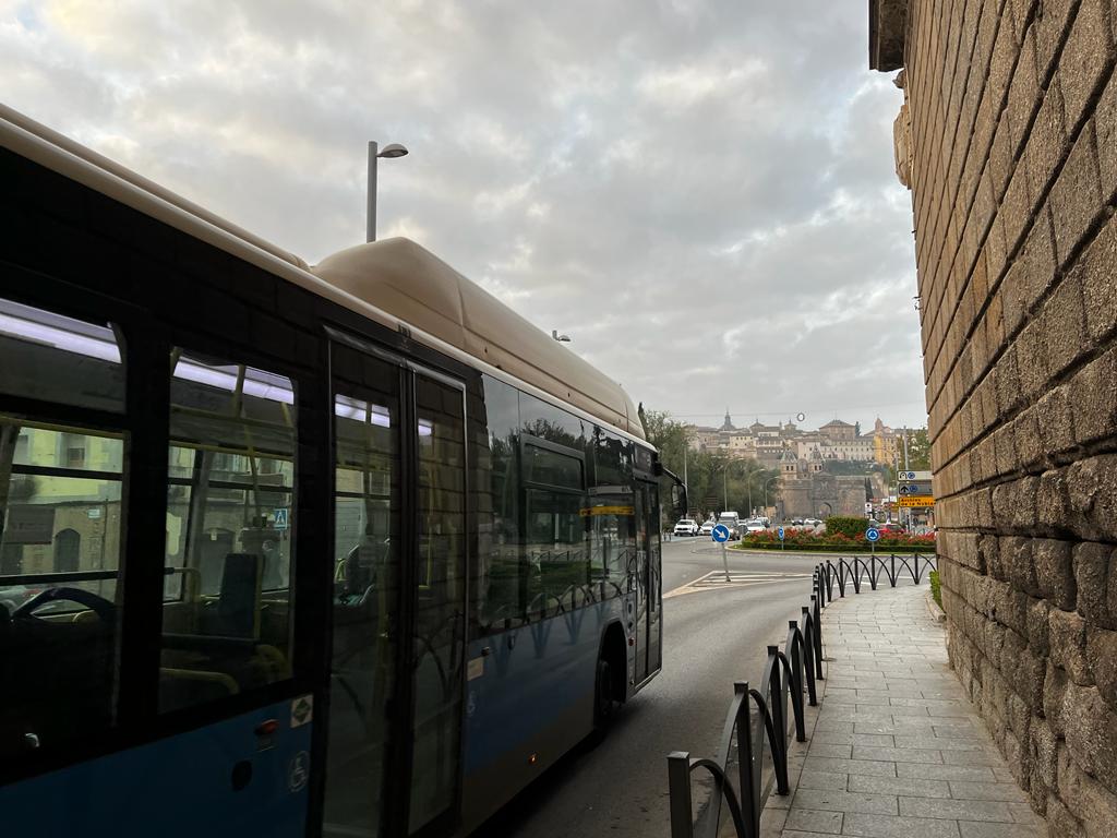 Imagen de archivo de un autobús urbano en Toledo