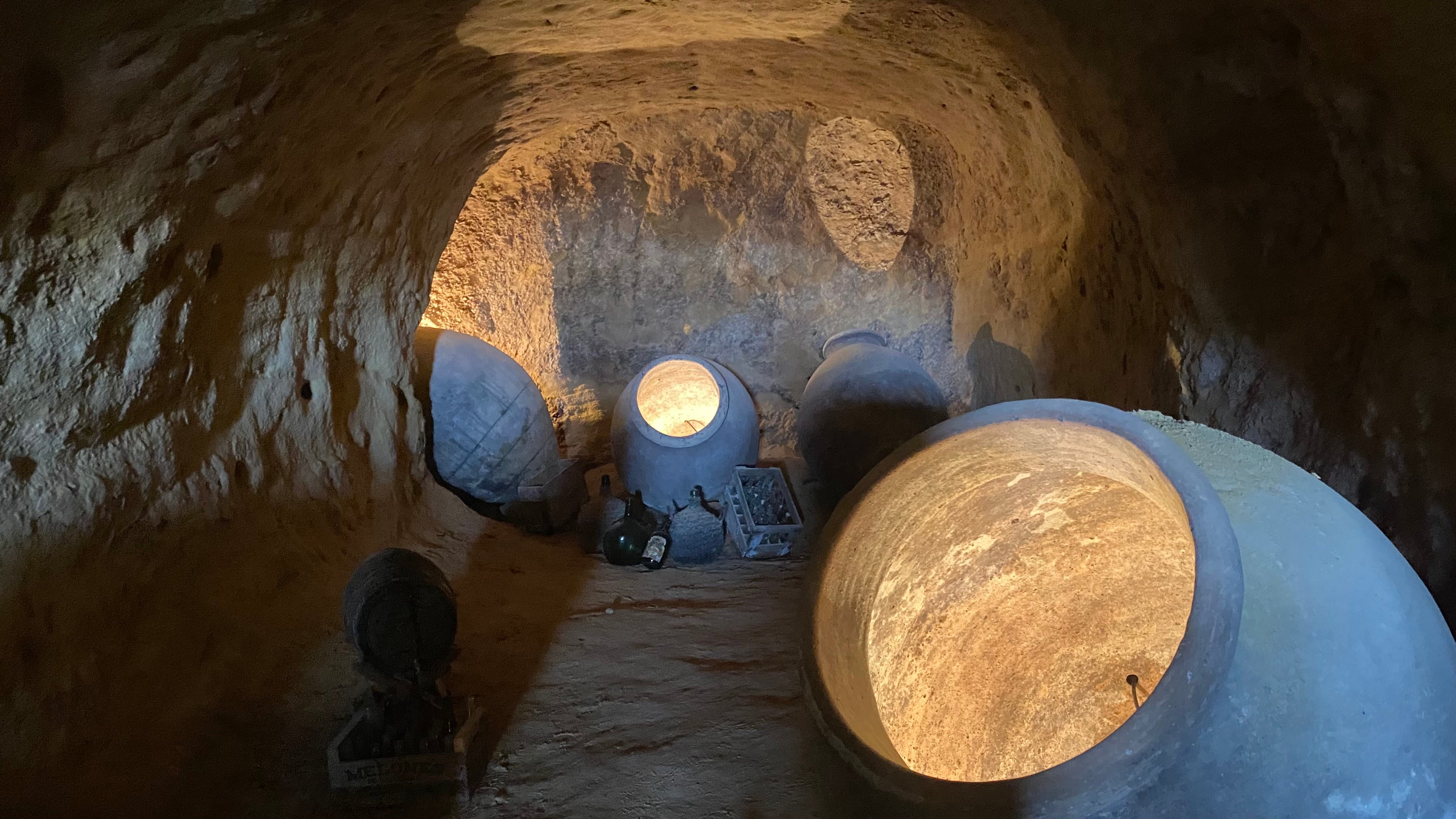 Cueva del vino de Mazarulleque.