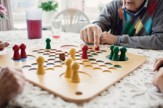 Vuelve el parchís, el dominó y el truc a los centros de mayores de València