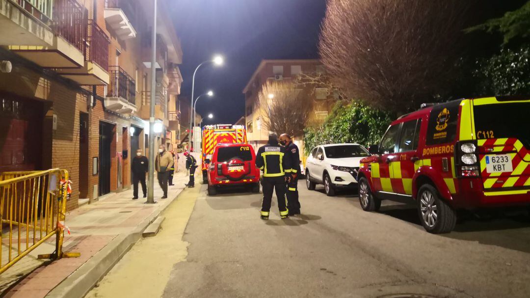 Bomberos en calle la Presa, San Fernando de Henares