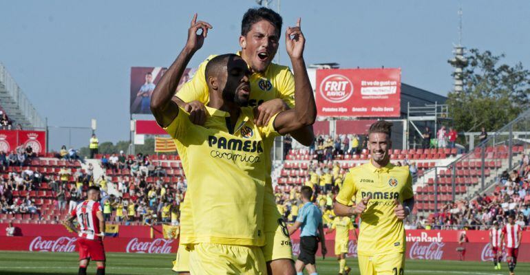 Bakambu celebra su segundo tanto en Montilivi