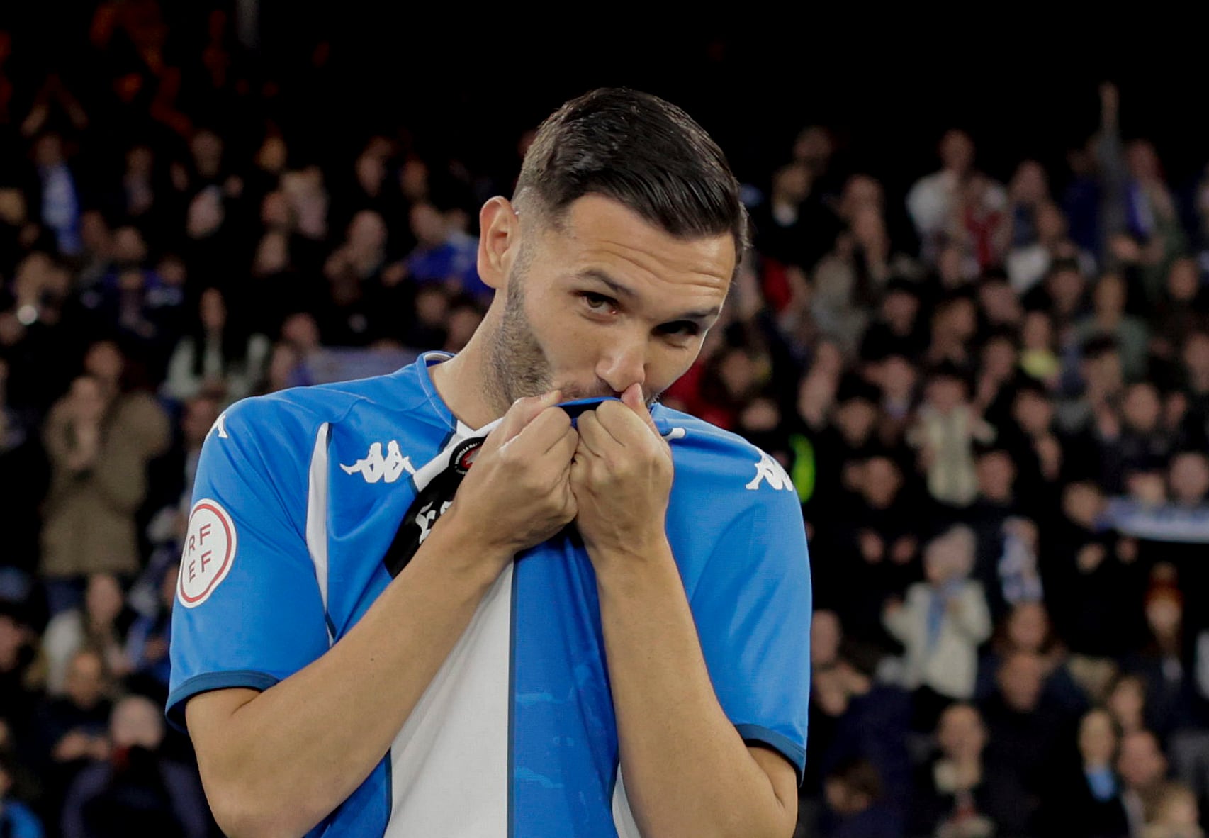 A CORUÑA, 03/01/2023.- El nuevo delantero del Deportivo, Lucas Pérez, este martes durante su presentación como nuevo jugadores del equipo coruñés. EFE/ Cabalar
