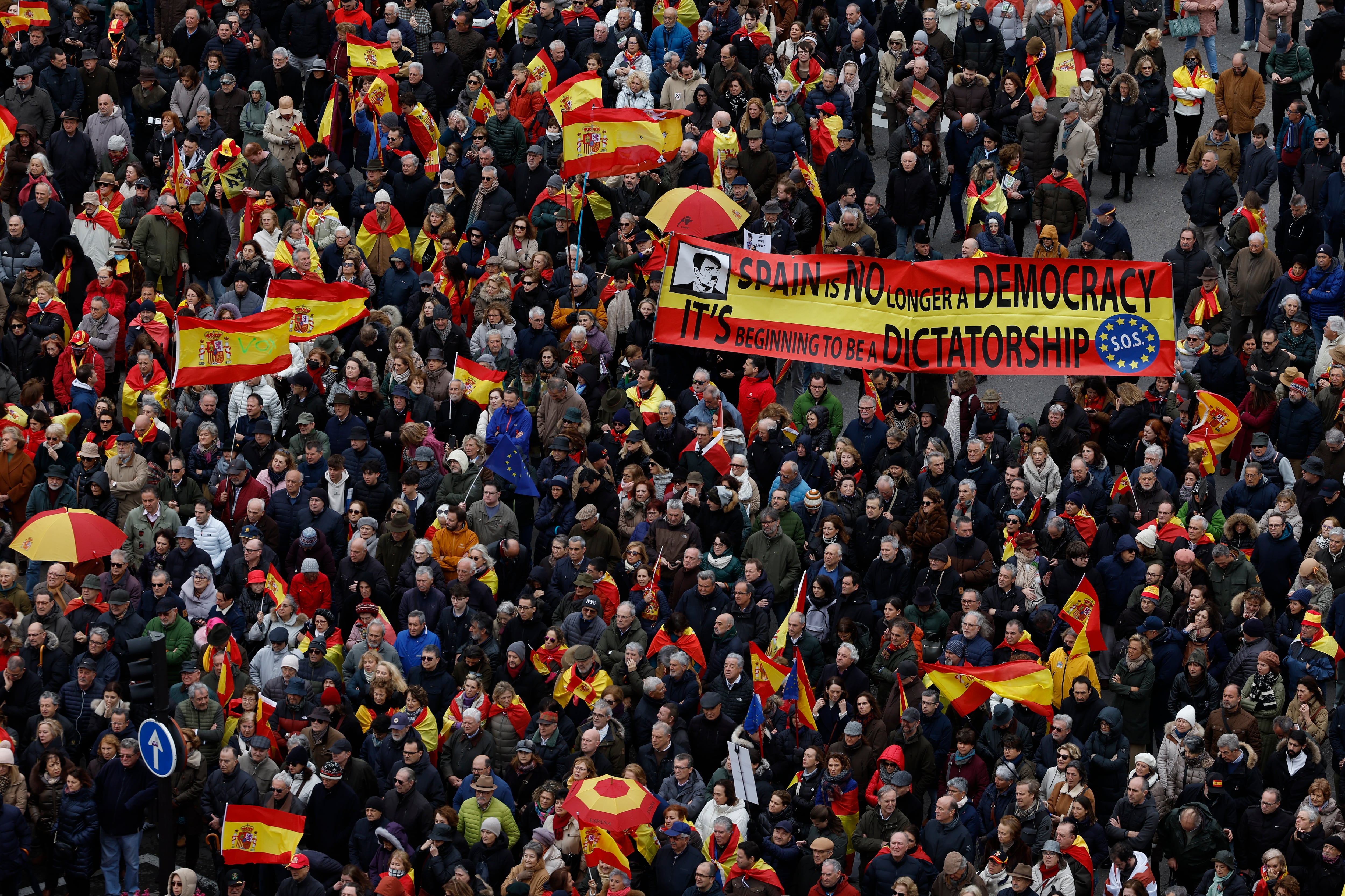 Foros y asociaciones cívicas han convocado este sábado una manifestación en Madrid contra &quot;el deterioro político, institucional y social&quot; de España con el Gobierno del PSOE y a la que se han sumado el PP y Vox.